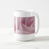 ピンクのバラのマクロ コーヒーマグカップ (正面右)