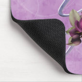 ピンクのバラのモノグラムY マウスパッド (コーナー)