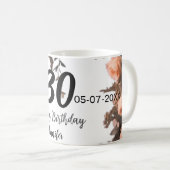ピンクのバラのヴィンテージモダンの花30歳の誕生日 コーヒーマグカップ (正面右)