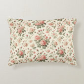 ピンクのバラの上クリームヴィンテージアクセント枕 アクセントクッション (正面)