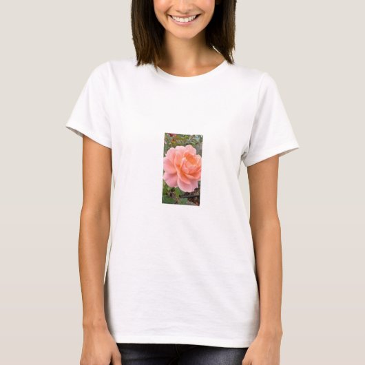 ピンクのバラの女性用Tシャツ Tシャツ (正面)