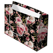 ピンクのバラの汚れ – 黒の背景 ラージペーパーバッグ (正面アングル)