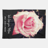 ピンクのバラの花あなたを愛するママ写真スクリプト キッチンタオル (横)