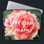 ピンクのバラの花の写真愛You Mom Script ラップトップスリーブ<br><div class="desc">母は世界で最も重要な仕事の一つである。この驚くべきピ気にックローズ写真ネオプレンユニークラップトップスリーブであなたを示しなさい。この来ラップトップスリーブは15インチ、13インチ、10インチの3つのサイズ。ダースバラより長く続く！あなたは簡単にこのネオプレンラップトップスリーブをパーソナライズすることができ、私はまた、任意の製品にカスタマイズを提供する。質問や要望があれば私に連絡して下さい。</div>