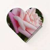 ピンクのバラの花の美しいガーデンフローラガーデンではない ノートブック (裏面)