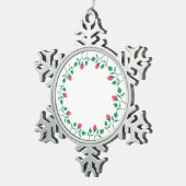 ピンクのバラの花を持つフローラの丸い枠 スノーフレークピューターオーナメント (右)