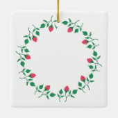 ピンクのバラの花を持つフローラの丸い枠 セラミックオーナメント (裏面)