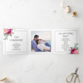 ピンクのバラの花を持つ枝結婚のフローラ 三つ折りプログラム (内部)