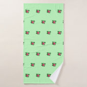 ピンクのバラの花ライトグリーンのシームレスなパターン バスタオル (バスタオル)