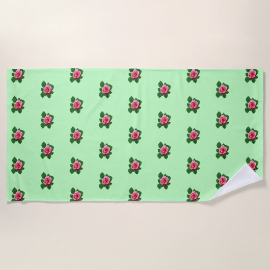 ピンクのバラの花ライトグリーンのシームレスなパターン ビーチタオル (正面)