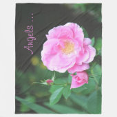 ピンクのバラの花 フリースブランケット (正面)