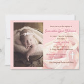 ピンクのバラの赤ちゃん女の子の写真バプテスマ 招待状 (正面)