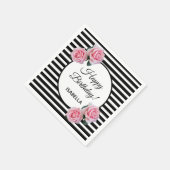 ピンクのバラをオン白黒ストライプハッピーバースデー スタンダードカクテルナプキン (角)