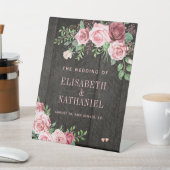 ピンクのバラ庭園の結婚式納屋の木材ウェルカムサイン 台座サイン (インサイチュ)