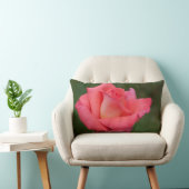 ピンクのバラ枕 ランバークッション (椅子)