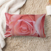 ピンクのバラ枕 ランバークッション (ブランケット)