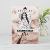 ピンクのバラ シャビー シックな卒業写真パーティー 招待状 (スタンド正面)
