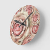 ピンクのバラ モダン シャビー シック ロマンチック カスタム ラウンド壁時計 (傾斜)