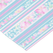 ピンクのバラ、青、ピンク、白のストライプのテーブルクロス テーブルクロス (アングル)