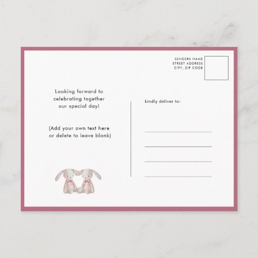 ピンクのバルーンバタフライそれは双子の女の子の赤ちゃんシャワー インビテーションポストカード (裏面)