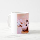 ピンクのバレエのスリッパのPointeの靴のダンスのテンプレート コーヒーマグカップ (正面左)