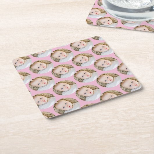 ピンクのパーソナライズされた誕生日写真 スクエアペーパーコースター (アングル)