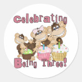 ピンクのパーティーモンキー3rd誕生日Tシャツとギフト ラウンドシール (正面)