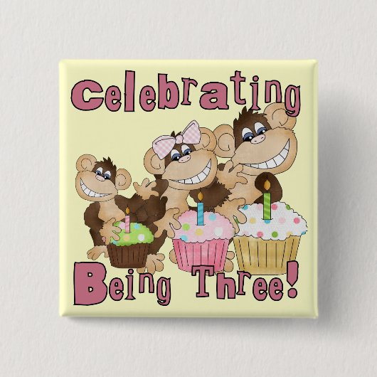 ピンクのパーティーモンキー3rd誕生日Tシャツとギフト 缶バッジ (正面)