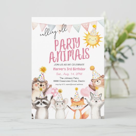 ピンクのパーティー森林動物のパーティー帽子誕生日 招待状 (スタンド正面)