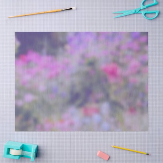 ピンクのパープルのすみれの花の庭は夢のようです 薄葉紙 (クラフト)