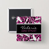 ピンクのヒョウのプリント(カスタム)のヘアーサロンの名前入りの記章 缶バッジ (正面&裏面)