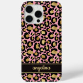 ピンクのヒョウ柄にゴールド箔押しのモノグラム Case-Mate iPhoneケース (裏面)