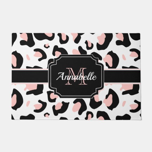 ピンクのヒョウ柄 ドアマット (正面)