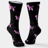 ピンクのビーグル犬のアートパピースポーズプリント名ブラック ソックス (傾斜あり)