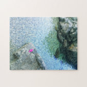 ピンクのビーチサンダル靴でビーチの岩の写真 ジグソーパズル (横)