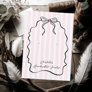 ピンクのピンストライプ状リボンイヤリングジュエリー表示カード