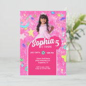 ピンクのファッション人形フォトバースデーパーティー 招待状 (スタンド正面)