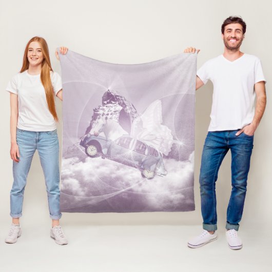 ピンクのファンタジー飛んでいる馬車バタフライフェアリーウィング フリースブランケット (インサイチュ)