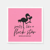 ピンクのフラインゴの群れのスター トロピカル バースデー スタンダードカクテルナプキン (正面)