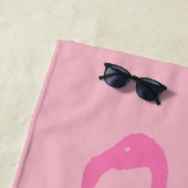 ピンクのフラミンゴのカスタマイズ ビーチタオル (インサイチュ)