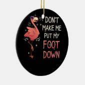 ピンクのフラミンゴの夏に足を置かないで セラミックオーナメント (右)