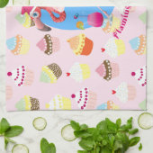 ピンクのフラミンゴクリスマスカクテルとカップケーキ キッチンタオル (折り畳み)