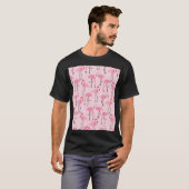 ピンクのフラミンゴセット、熱帯の夏のパターン。 Tシャツ (正面フル)