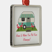 ピンクのフラミンゴ及びレトロのキャンピングカー/トレーラーのオーナメント メタルオーナメント (右)