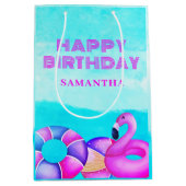 ピンクのフラミンゴ 誕生日 プールパーティー 名前 ミディアムペーパーバッグ (正面)