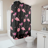 ピンクのフラミンゴ：黒い背景ヴィンテージ シャワーカーテン (インサイチュ)