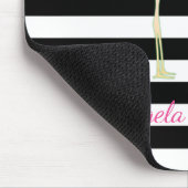 ピンクのフラミンゴ、黒、白ストライプ色パーソナライズされた マウスパッド (コーナー)