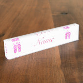ピンクのフリップフロップサンダー_コーブ デスクネームプレート (側面)