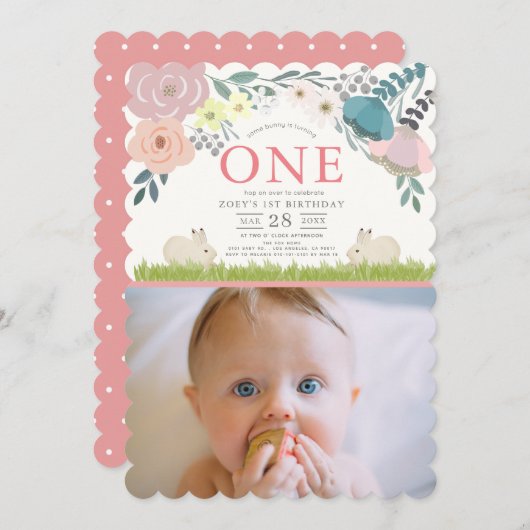 ピンクのフローラいくつかのバニーガール1st誕生日の写真 招待状 (正面/裏面)