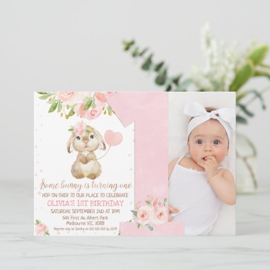 ピンクのフローラいくつかのバニー番号1番目の誕生日 招待状 (スタンド正面)